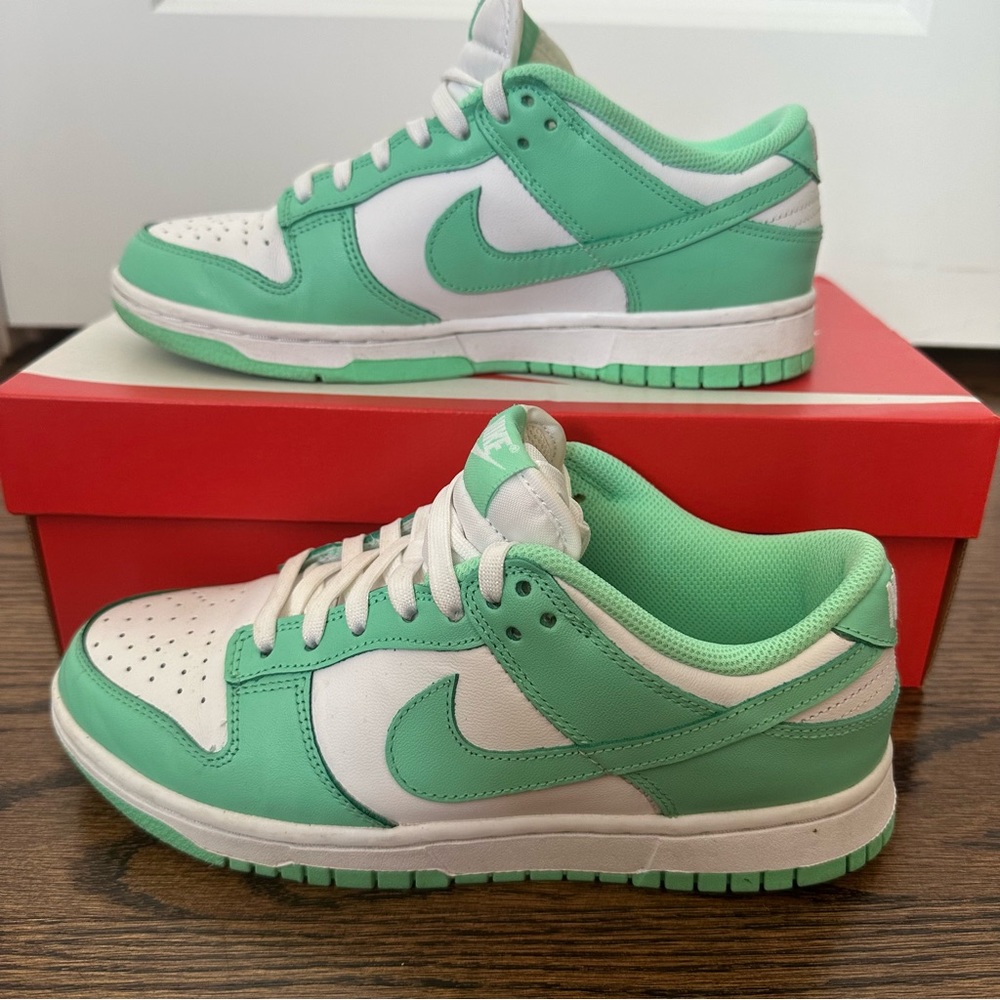 *sold* Nike dunk low green glow